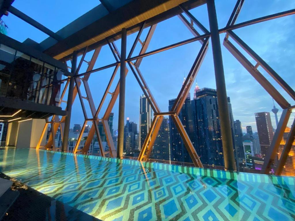 Scarletz Suites Twin Tower Klcc Kuala Lumpur By Okidoki المظهر الخارجي الصورة