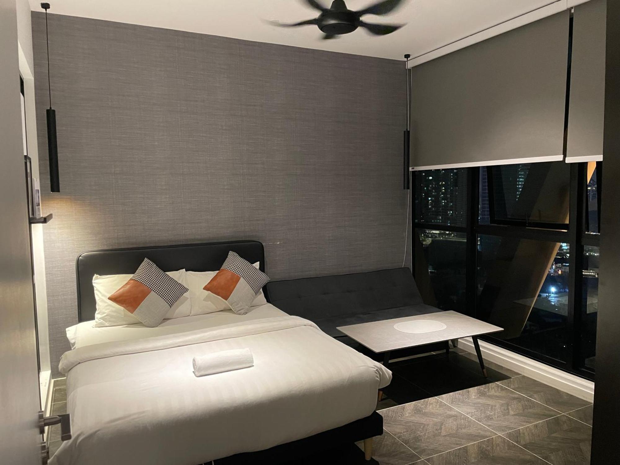 Scarletz Suites Twin Tower Klcc Kuala Lumpur By Okidoki المظهر الخارجي الصورة
