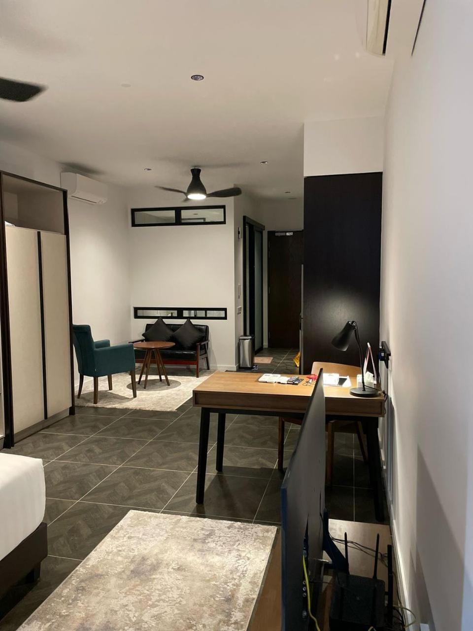 Scarletz Suites Twin Tower Klcc Kuala Lumpur By Okidoki المظهر الخارجي الصورة
